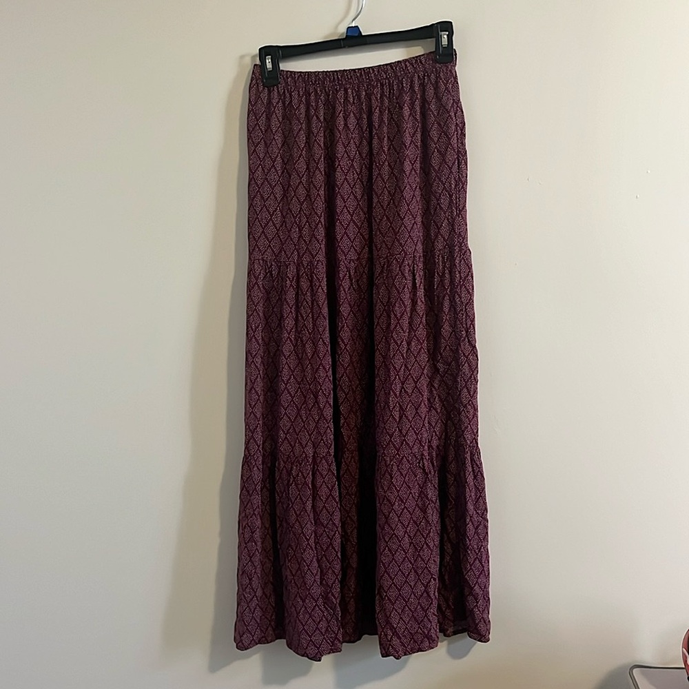 Knox Rose Tiered  Burgundy Maxi Skirt (XS)